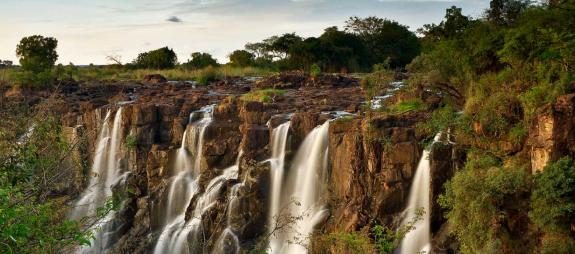 Multi-Country Zimbabwe and Zambia Safari