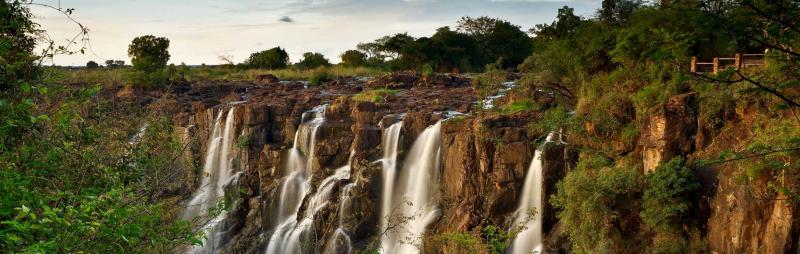Multi-Country Zimbabwe and Zambia Safari